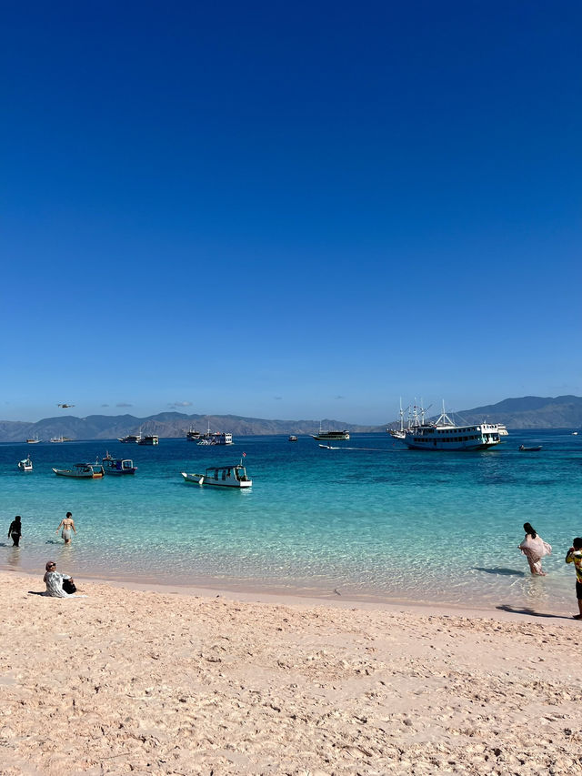 Pink Beach, Labuan Bajo Pink Beach, Labuan Bajo