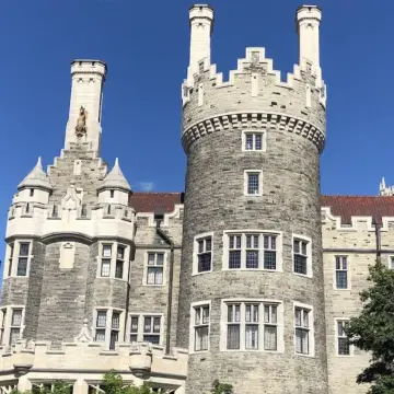 Casa Loma – Toronto’s Fairytale Castle on the Hil