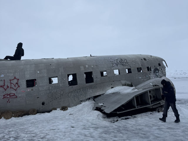 🌌✨ A NIGHT OF MAGIC AT SKÓGAFOSS & A LEGENDARY WALK TO SOLHEIMASANDUR ✈️🖤 🌌✨ A NIGHT OF MAGIC AT SKÓGAFOSS & A LEGENDARY WALK TO SOLHEIMASANDUR ✈️🖤