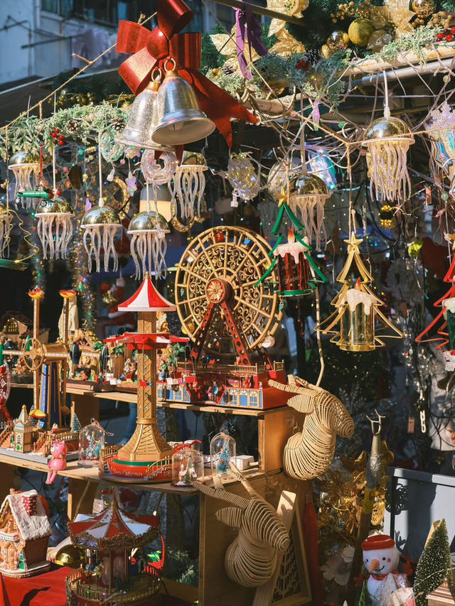 Festival of Frugal Light: Yuletide on Sham Shui Po's Streets Festival of Frugal Light: Yuletide on Sham Shui Po's Streets