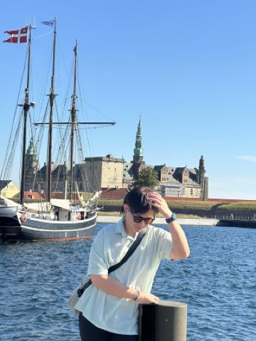 ใช้เวลาหนึ่งวันที่เมืองเฮลซิงเออร์ ซึ่งอยู่ห่างจากโคเปนเฮเกนเพียงหนึ่งชั่วโมง เพื่อไปเยี่ยมชมปราสาทของแฮมเล็ต