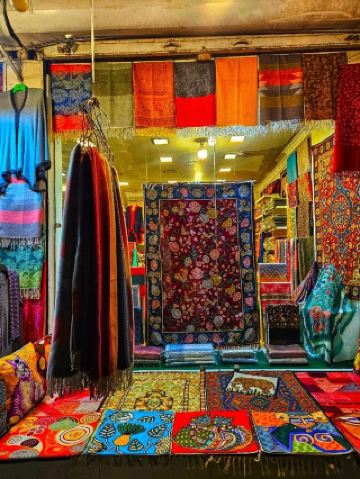 博卡拉湖城－街道、當地特產和迷人景色