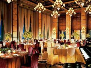 Hong Kong Island Luxury Hotels Collection | Top 5 Best Wedding Banquet Designs.