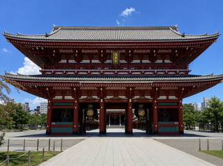 【浅草寺】青空×朱色のコントラストが反則すぎた🏯☀️