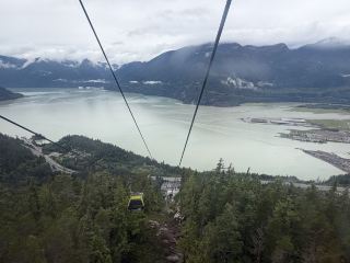 The Sea to Sky Gondola in Squamish, British Columbia, Canada is a popular must-see attraction in recent years, with spectacular coastal mountains, forests and unique fjord views, known as the most beautiful natural viewing line in the Vancouver area. Whether you love photography, want to enjoy the scenery easily, or are an outdoor enthusiast, this place is perfect for you.

Recommended tour routes:
Climb the Shanghai Sky Cable Car from 37989 Cleveland Ave and climb to the summit at 885 meters above sea level in just 10 minutes. It is recommended to choose early morning or when the weather is good to go up the mountain, the scenery is particularly shocking, the photos taken are simply invincible. If you have the chance, remember to sit by the window and see the lush green forest below the mountain. The scenery is excellent.

After reaching the summit, you will first come to the Sea to Sky Gondola Summit Lodge. The Sky Pilot Suspension Bridge is a must-see for photography. It is suspended under your feet and has deep valley views to the left and right. Take a few short trails next to it, such as Spirit Trail and Panorama Trail, for a round trip in tens of minutes, but each section has unbeatable views and you will never be disappointed.

Must-play items and photo spots:
1. Sky Pilot Suspension Bridge - A 100-meter-long suspension bridge for photography.
2. Summit Lodge Observation Deck - Panoramic views of the bay, mountains and forest.
3. Panorama Trail - The route is simple and features multiple viewing platforms, perfect for families and newbies.
4. Cooledgee Lookout – Quietly enjoy the stunning views and sunshine, a world photo spot.

Practical Game Tips:
1. It is recommended to purchase tickets in advance to save waiting time.
2. The temperature in the mountains is colder than down the mountain, summer is recommended to bring a thin jacket; autumn and winter to pay attention to wind and slipping.
3. There are restaurants at the summit serving light meals, hot drinks and desserts, it is best to expect to stay 2-3 hours to slowly explore.
4. Cable car is suitable for families, elderly, stroller access is no problem, complete facilities.
5. No matter the four seasons are beautiful, the best is autumn to see the autumn leaves or early winter to see the snow.

Notes:
· Opening hours will be adjusted depending on the season, June-September daily 9:00-20:00 maximum, after October will close earlier, remember to check the official time before departure.
· In the event of severe weather (heavy wind and rain, snow), the cable car may be suspended.

Summary: When you visit Squamish, be sure to arrange the Sea and Sky Cable Car as a key itinerary. Whether you are a family, girlfriend, couple or one-person trip, you will be attracted by the natural scenery that will make you unforgettable. Indeed, every dollar is worth it!

#SeaSkyCableCar #Squamish #NaturalBeauty #VancouverAroundVancouver #Canadaphoto