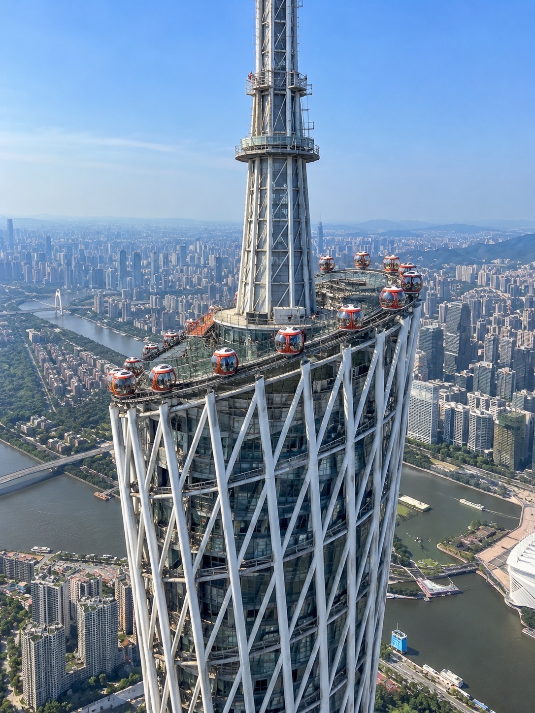 🇨🇳✨ Гуанчжоуский «пузырьковый трамвай» 🎡🌆 Панорамный вид на 360 градусов с вершины Кантонской башни! Насладитесь захватывающими видами города!