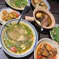 Dine with me at the World’s Cheapest ⭐️ Michelin Restaurant