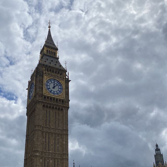 🏴󠁧󠁢󠁥󠁮󠁧󠁿 Landmark of London : The BIG Ben 🕰️