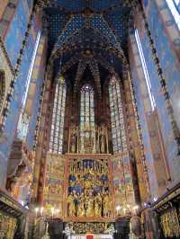 <於國家多次興衰中屹立不倒的信仰寄託 - 聖母聖殿 (St. Mary's Basilica)>