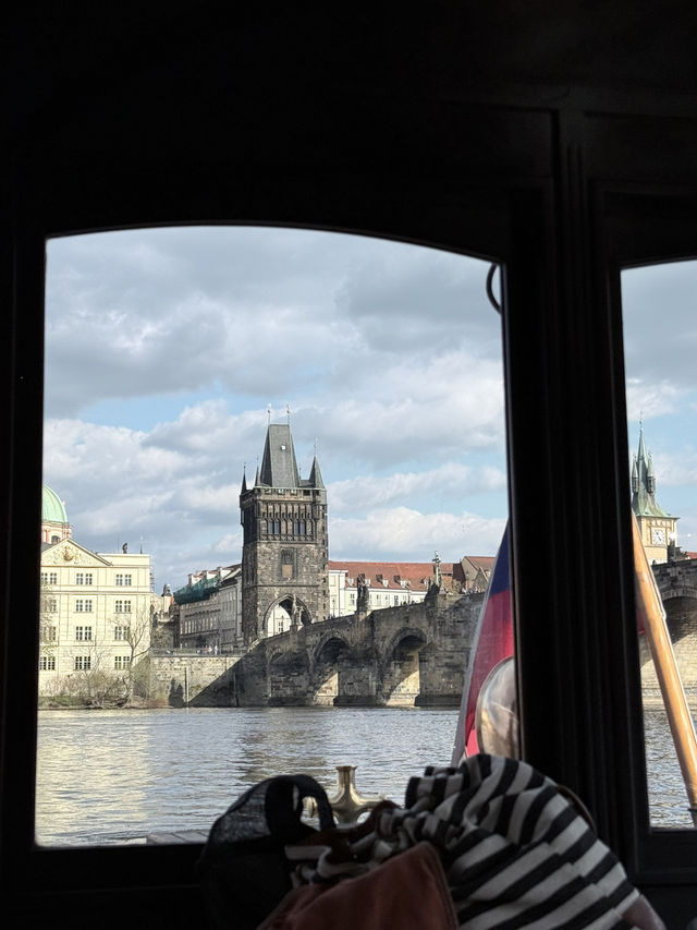 🇨🇿 伏爾塔瓦河遊船（Pražské Benátky - vyhlídkové plavby Praha） ⛴️