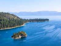 Lake Tahoe: A stunning alpine lake in California!