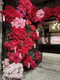 Gigantic flowers decoration and Jazz