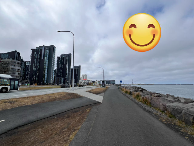 🇮🇸 冰島雷克雅維克一日遊 | 腳痠但心暖的冒險旅程 🧤👣❄️ ✨ 小城市大步行，天氣變幻莫測，一天走到腿軟的獨特旅行日記 ✨