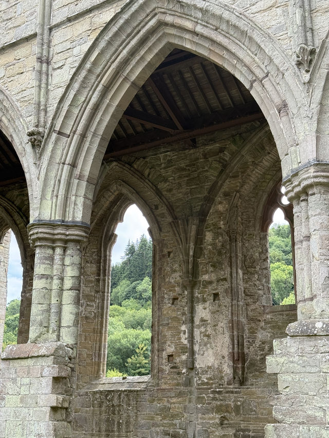The Monumental Tintern Abbey, How Can A Ruin Be So Mesmerising?!