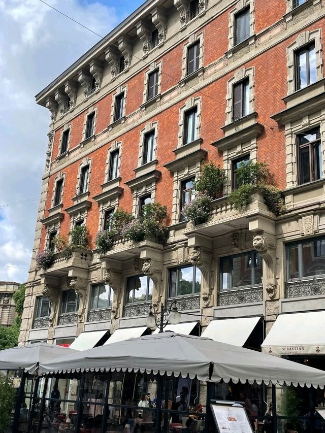Milan: Fashion, Football, Famous Painting - Top Attractions 🖼️⚽👗 Milan: Fashion, Football, Famous Painting - Top Attractions 🖼️⚽👗