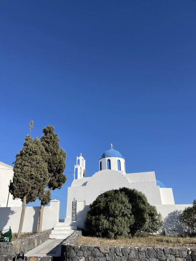 🏝️ Santorini – Aegean Dreams & Cliffside Charm 🌊✨