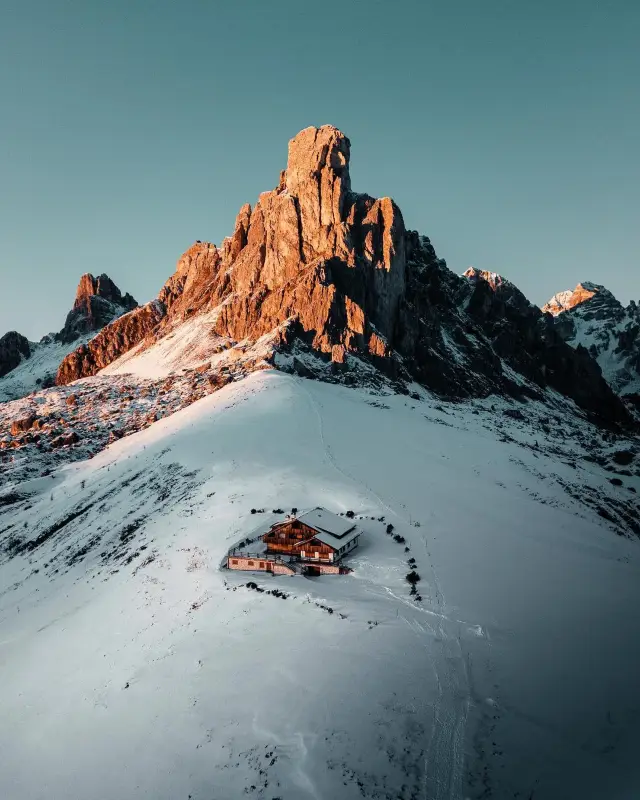 Winter Wonderland: Postcard-perfect Passo Giau, a Snowy Paradise in the Dolomites