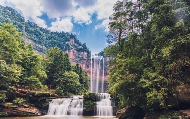 萬州大瀑布：與自然共舞，心靈得到洗禮的旅行體驗