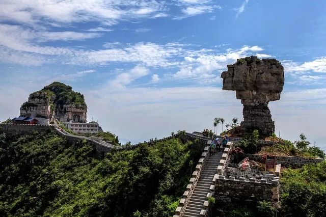 轿頂山-雄渾壯麗、秀美清新