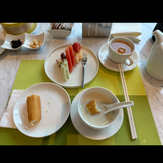 럭셔리한 코스식 호텔 조식 <Oakroom breakfast>