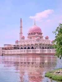 Beautiful Pink Mosque in Kuala Lumpur🇲🇾♥️