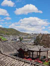 Lijiang Family Trip | Discovered a Fairy-tale Restaurant Overlooking the Panoramic View of the Ancient City