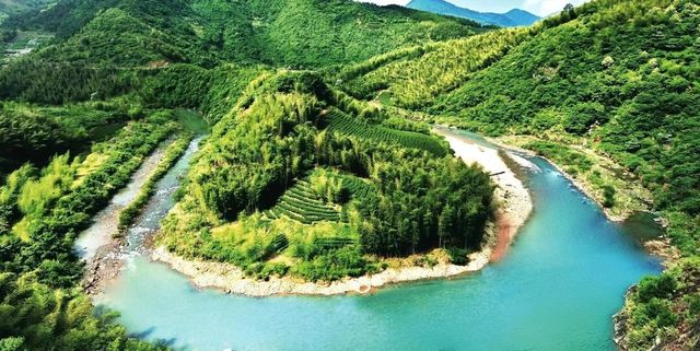 高山雲際梯田，如詩如畫是念山