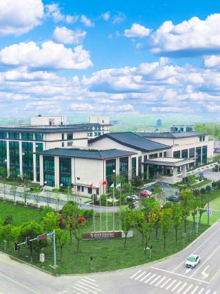 🌸 Jiangsu's Garden Hotel Gem: Stay Amidst Nature 🌿