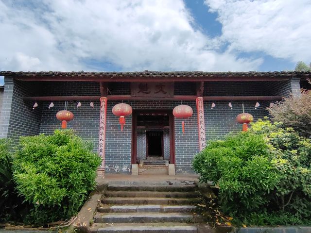 廣西武宣霞山村鐘、黃祖祠。