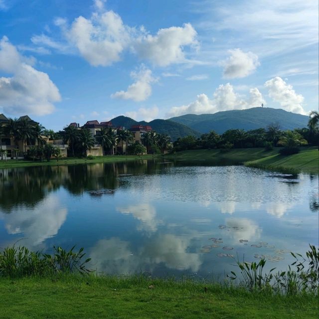 Yalong Bay: Where Luxury Meets Tropical Bliss