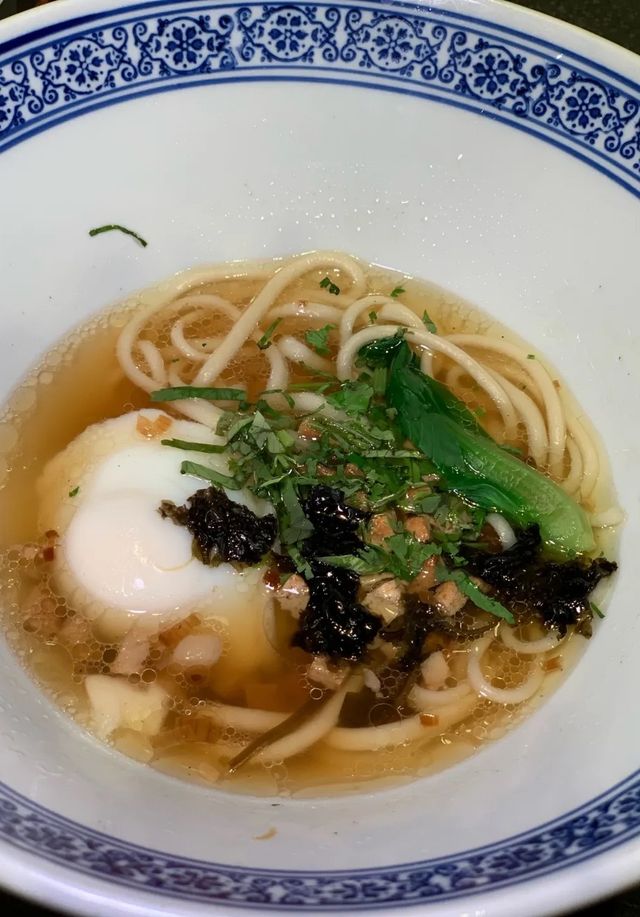 沉浸式體驗宮廷餐飲文化。