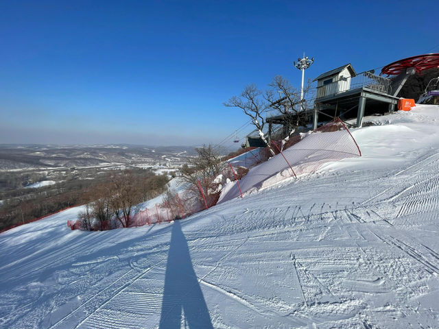 長春廟香山雪場，不愧奧地利小廟的稱號。