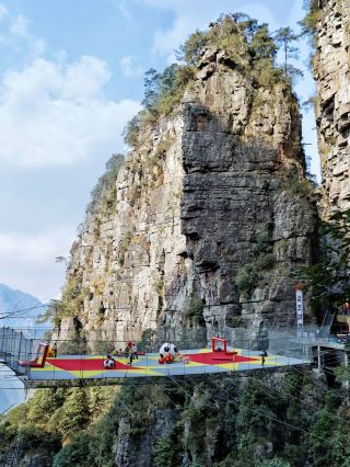 A hidden gem in Guangxi! As poetic as Huangshan! As beautiful as Zhangjiajie! Like a fairyland!