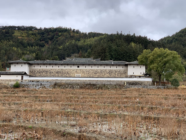 來福建不去土樓人擠人 留一天給獨世古堡