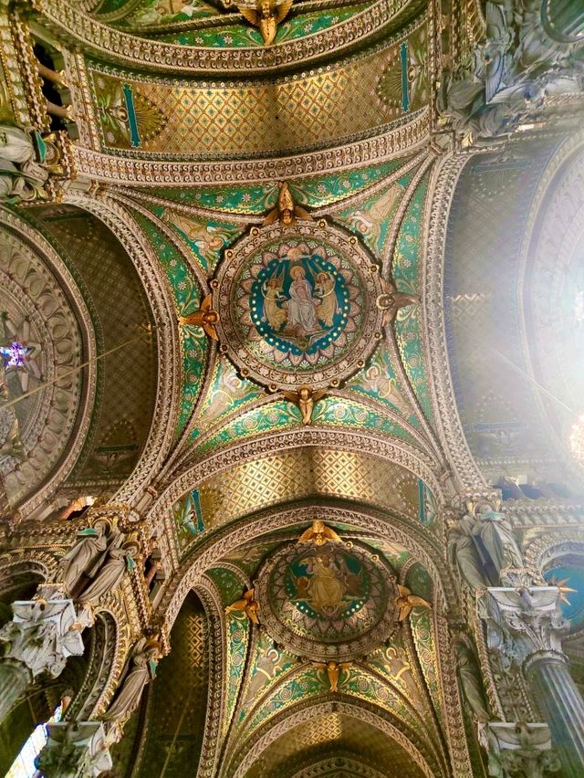A Summer Visit to Lyon’s Notre-Dame de Fourvière Basilica ⛪🌞