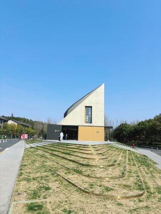 Hangzhou's Most Beautiful Bookstore | YUNAO JI Big Barn Books