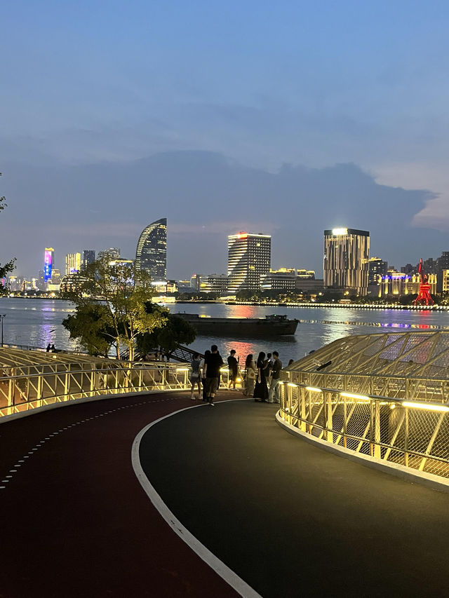 上海人私藏！東外灘 City Walk 人少景超美