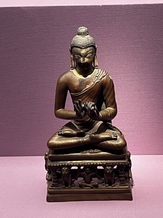 Inside the Shenzhen Art Museum 