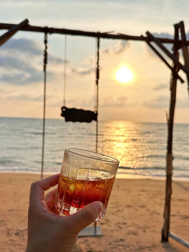芭堤雅萬麗度假酒店嘅海景同日落晚霞真係好靚！