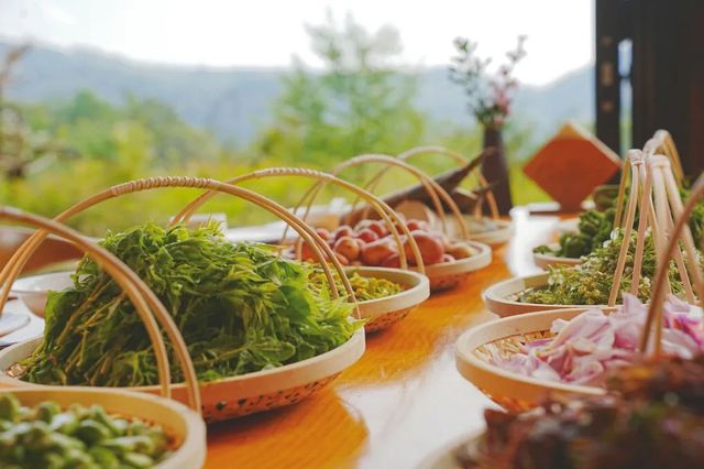 冇胃口？嚟太陽河食花啦！普洱限定