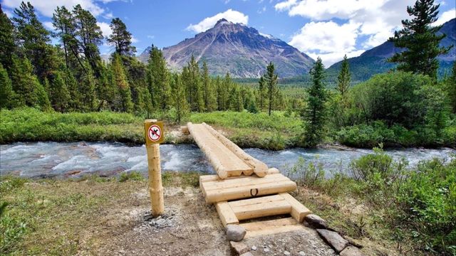 楓葉之邦景，自然妙筆繪山河