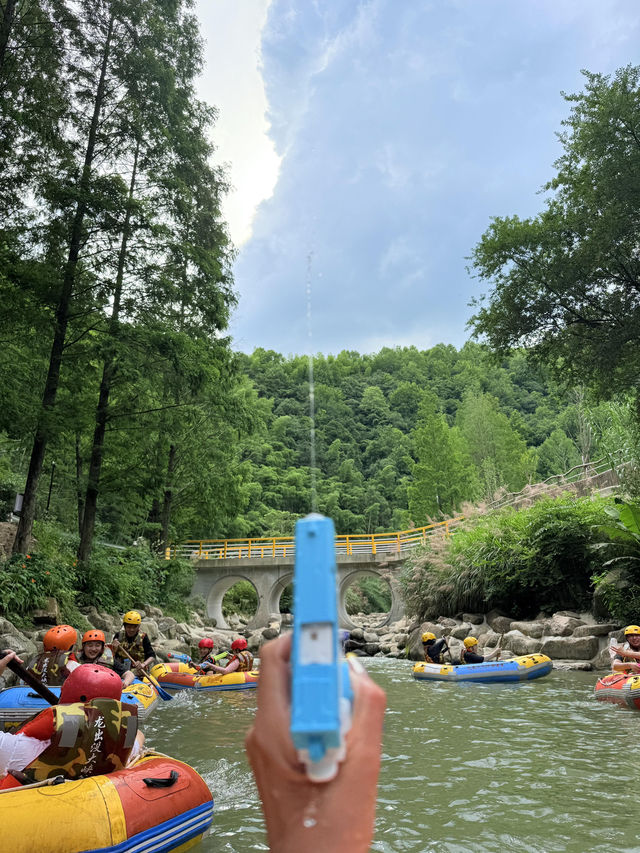 無夏天不漂流🔫江浙滬漂流天花板非安吉龍出沒莫屬💦姐妹們，夏日快樂回來啦！