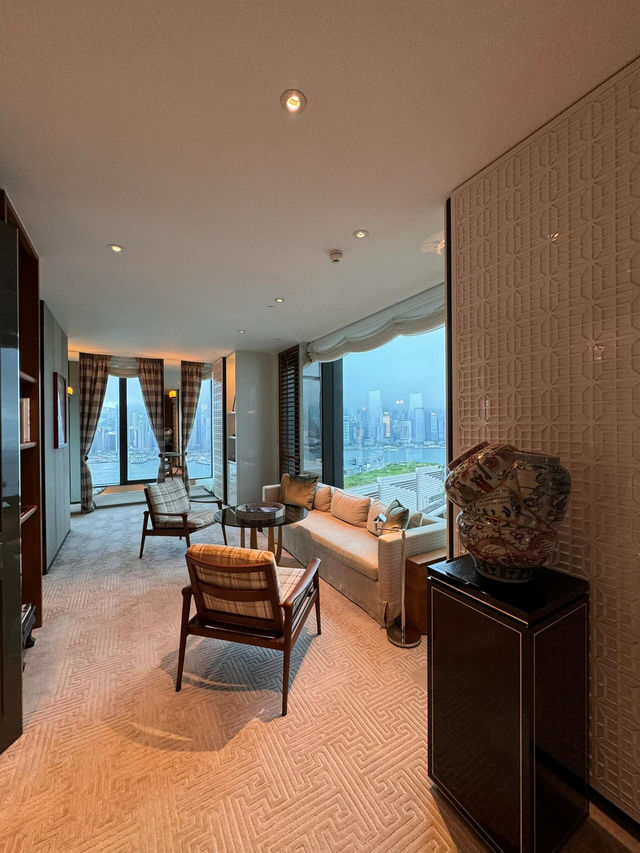🇭🇰香港瑰麗酒店｜海景行政套房開箱！奢華到像住進星際空間✨