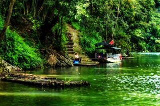 Get the Light at Yanjiao Village by Getuhe River｜Encounter Miracles in the Miao Village’s Firelight