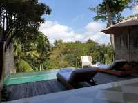 巴厘島烏布的天堂酒店體驗  COMO Uma Ubud位於巴厘島的Kedewatan，處於烏