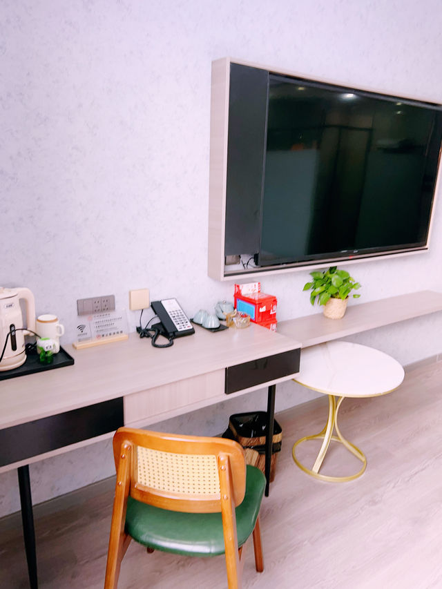 【加油站旁寶藏店！免費停車+人均60爽住】