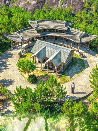 Escape the summer heat in July and August! Save this list of 20°C cool family trips