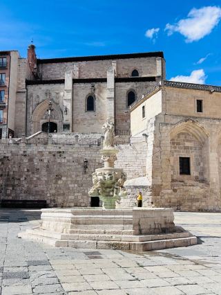 A niche yet stunning church tour | Exploring the Church of San Nicolás de Bari in Burgos. I discovered a beautiful, hidden gem in Miranda de Ebro this time.