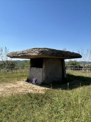 Drive to Ximu City Stone Dolmen and discover a free "National Treasure" in Haicheng