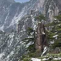 黄山を見ずして山を見たと言うなかれ。高圧的ですが納得です
